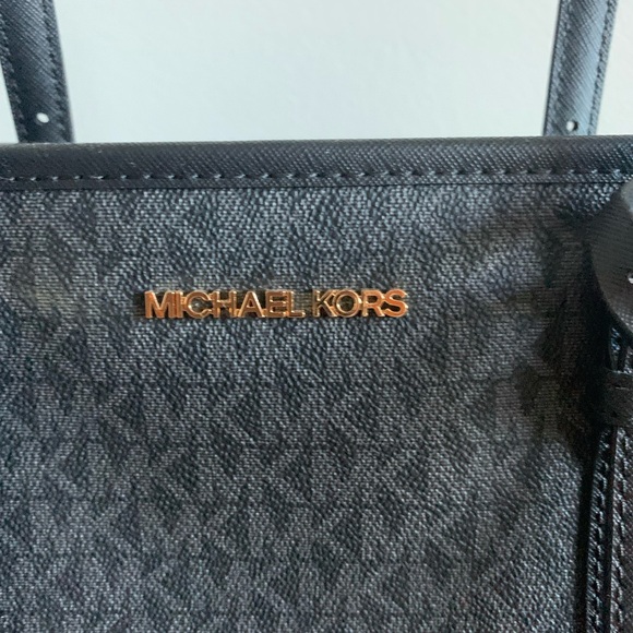 NWOT-Michael Kors Jet Set Travel Small Logo Top-Zip Tote Bag, Black - Picture 2 of 7